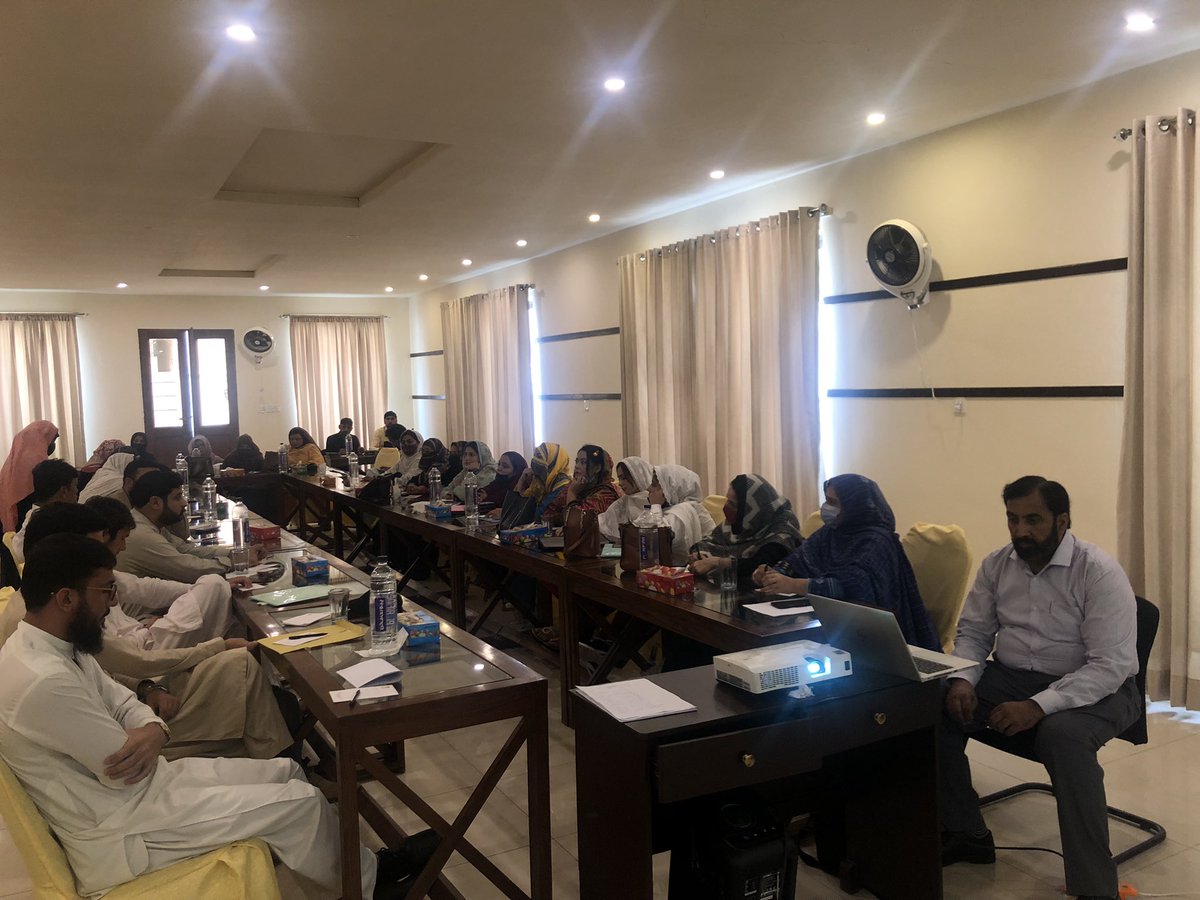 Kicking off the third round of our coverage survey in Peshawar! We're assessing immunization status to inform <a href="/EPIPakistan/">Federal Directorate of Immunization (FDI)</a> &amp; stakeholders for future strategies and policy decisions. 📊💉 #PublicHealth #Peshawar #TPVICS