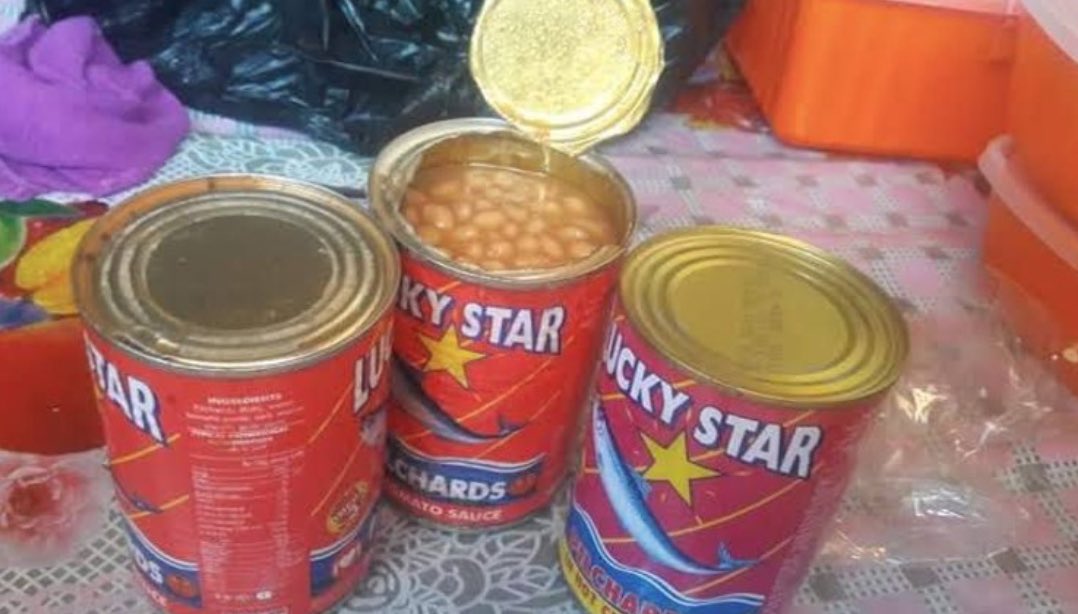 AdvoBarryRoux's tweet photo. A competition between Pakistani &amp; Bangladeshi businessmen in Johannesburg has led to two Pakistanis exposing a fake food production hub of fake beans, packaged as Koo beans, fake cornflakes, spaghetti, noddles, cough syrup, &amp; drinks like Lemon Twist, Coca-Cola, milk, &amp; Grand-Pa. https://t.co/AYswjWknli