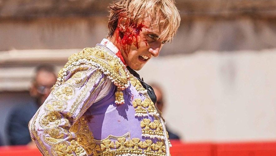 ElegantOctopi's tweet image. The visual dichotomy and  almost comic book like aesthetic decadence of Spanish Bullfighting is that it is ancient bloodsport being delivered by men who look they belong in a scene from Aguirre:Wrath of God or a blood soaked high fashion catwalk.
