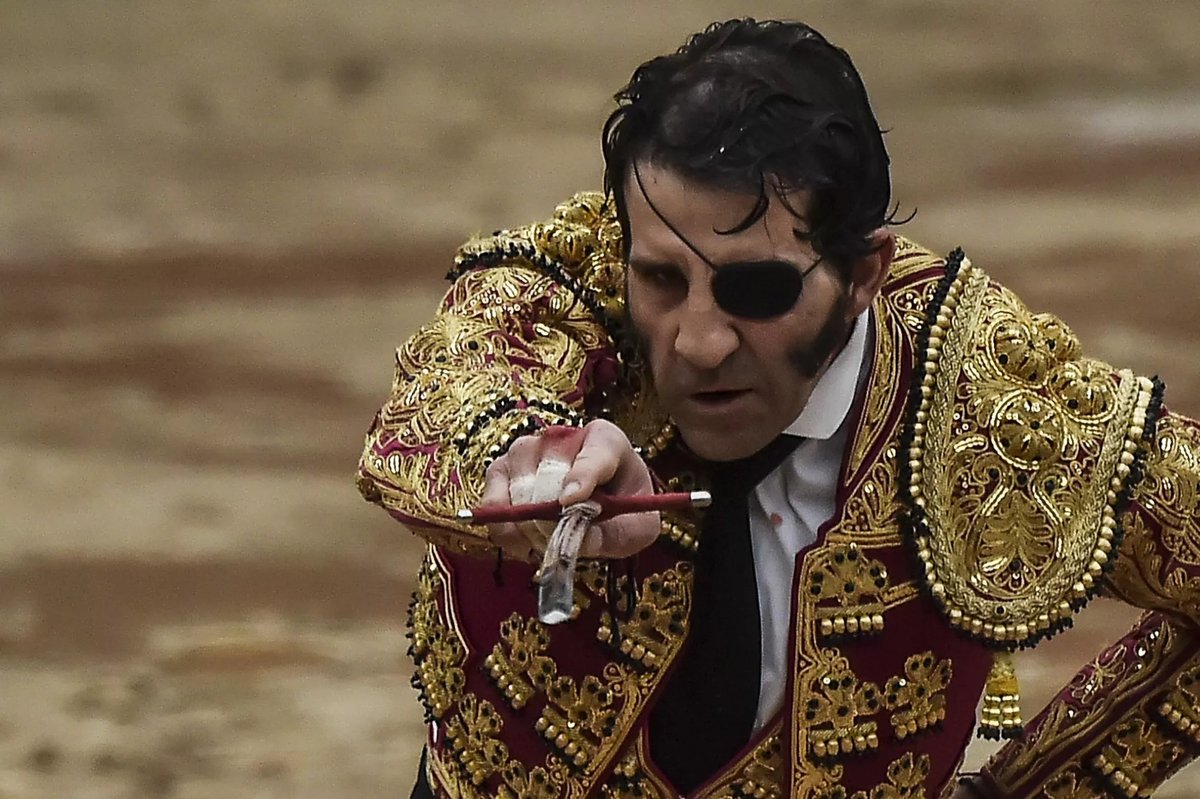 ElegantOctopi's tweet image. The visual dichotomy and  almost comic book like aesthetic decadence of Spanish Bullfighting is that it is ancient bloodsport being delivered by men who look they belong in a scene from Aguirre:Wrath of God or a blood soaked high fashion catwalk.