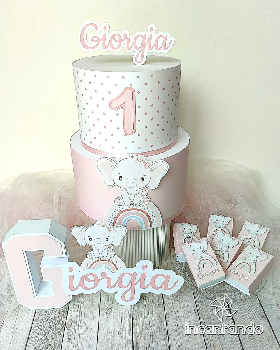 incantando's tweet photo. Il #primocompleanno di Giorgia ha come tema un dolce #elefantinoboho.
#Torta e nome per dare un tocco in più allo #sweettable e scatoline coordinate come regalo per gli ospiti.
#Elephants and #rainbow #partyideas for #girlbirthday
#incartando_incantando #compleannobimba https://t.co/yKBWbM7UT1