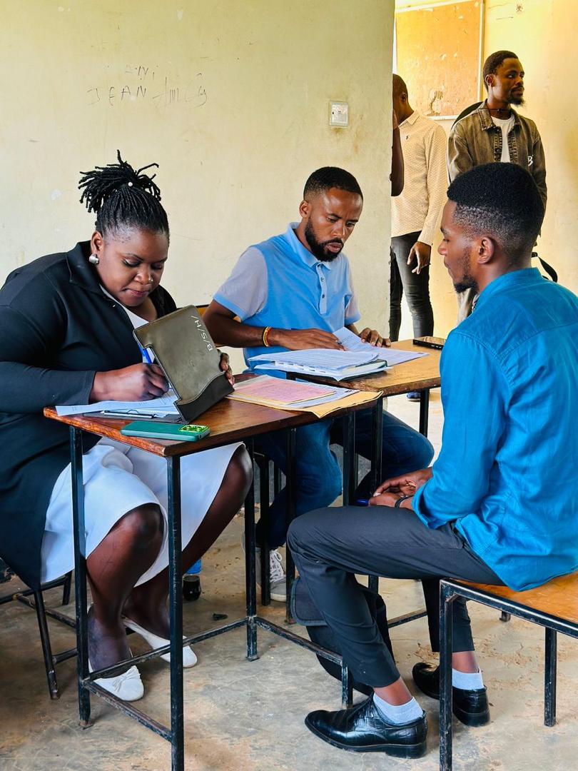 Uganda Hotel Owners Association is conducting interviews for the second phase of the National Apprenticeship Scheme at Nakivale settlement to train 200 individuals in hospitality industry. Our CEO @ByamugishaJean leads the interviewing team @uhttijinja @IloProspects @UNHCRuganda
