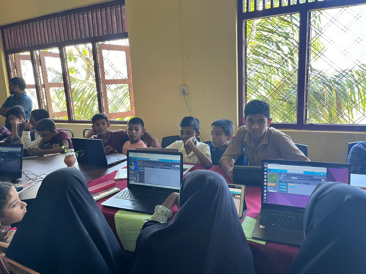 stemuplk's tweet image. CoderDojo @ Eravur Public Library, Baticaloa District - October, 2023
#lka #codeorg #CoderDojo #SLTMOBITEL #STEMUP