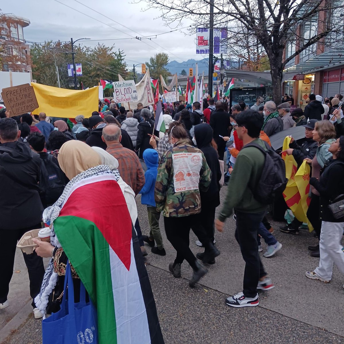 QudsNen's tweet photo. Hundreds of activists rally in Vancouver, Canada, in support of the Palestinian people and in protest of the Israeli aggression on #Gaza. https://t.co/h9k7oQa2Od