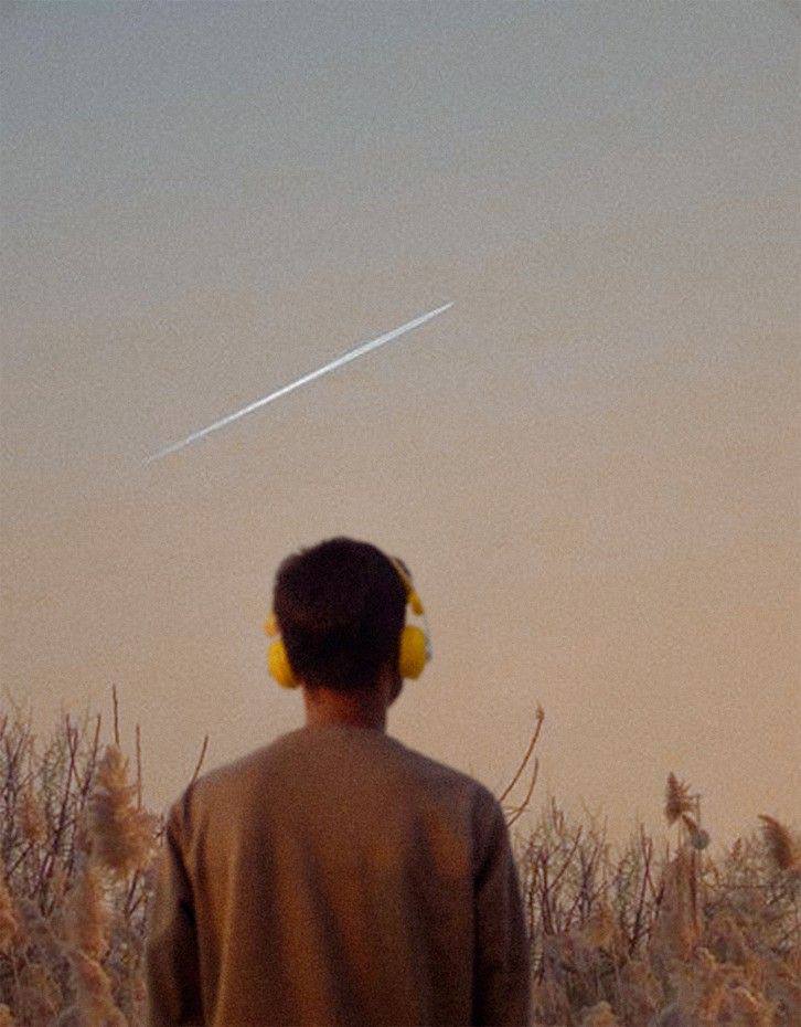 عندما يمنحك الله بداية جديدة لا تكرر الاخطاء القديمة🧡🧡.
When God gives you a new beginning, do not repeat the old mistakes.