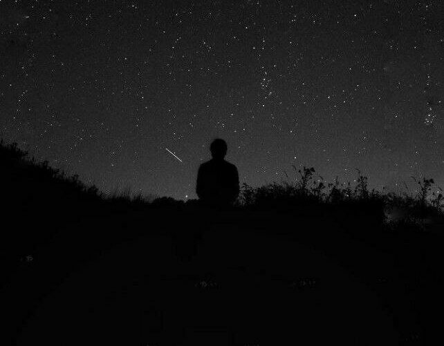 تعامل مع نفسك كما تتعامل مع أعز أصدقائك ، سامحها عند الخطأ ، وشجعها عند التقدم ، وساعدها عند التعثر، وكافئها عند النجاح...
وحاسبها إن لزم الأمر لكن برفق  .
🌛