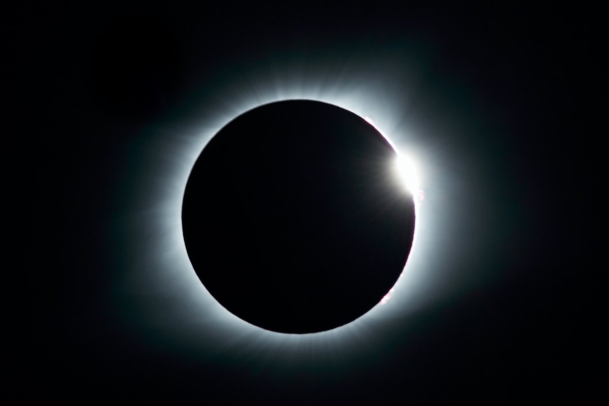 ¿Listos para el eclipse solar de mañana?

Aquí toda la información sobre los horarios, la trayectoria y las indicaciones para apreciarlo en México

lopezdoriga.com/?p=1567815