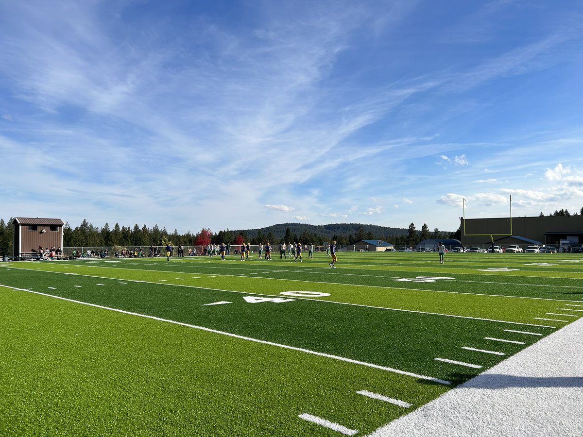 NoahSchmick's tweet photo. Tune in to @KHQLocalNews tonight at 11 for 13 high school football games on Friday the 13th! #swxovertime
I made it out to Wellpinit, Freeman and Ridgeline today for a couple homecomings and a senior night! https://t.co/m4rbypp8TQ