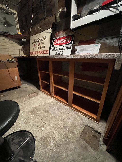 I had 10 million other things to do today, but I definitely took the time to hang some salvaged cabinets