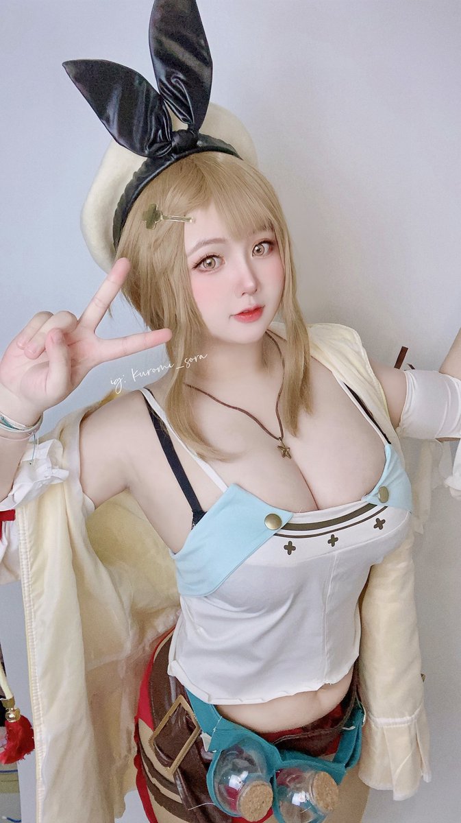 KuromiSora's tweet photo. ライザリン・ライザ・シュタウ
Reisalin Ryza Stout

Atelier Ryza

#atelier #atelierryza #reisalinstout #ryza #ateliercosplay #atelierryzacosplay #ryzacosplay #reisalinryza #cosplay #cosplyer #コスプレ #ライザのアトリエ https://t.co/ZW8kcCq8Oc
