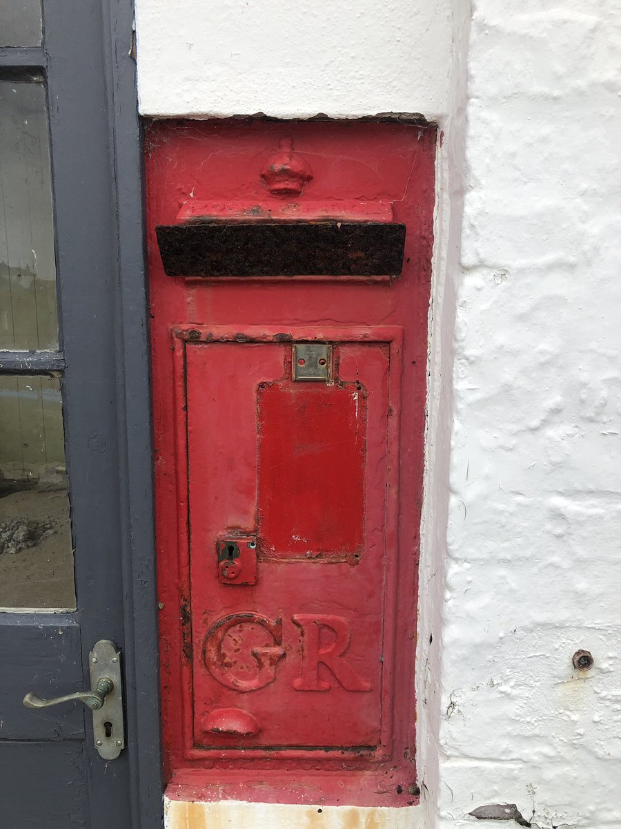 An unloved, disused GR Postbox 📮 in Portscatho, Cornwall #postboxsaturday