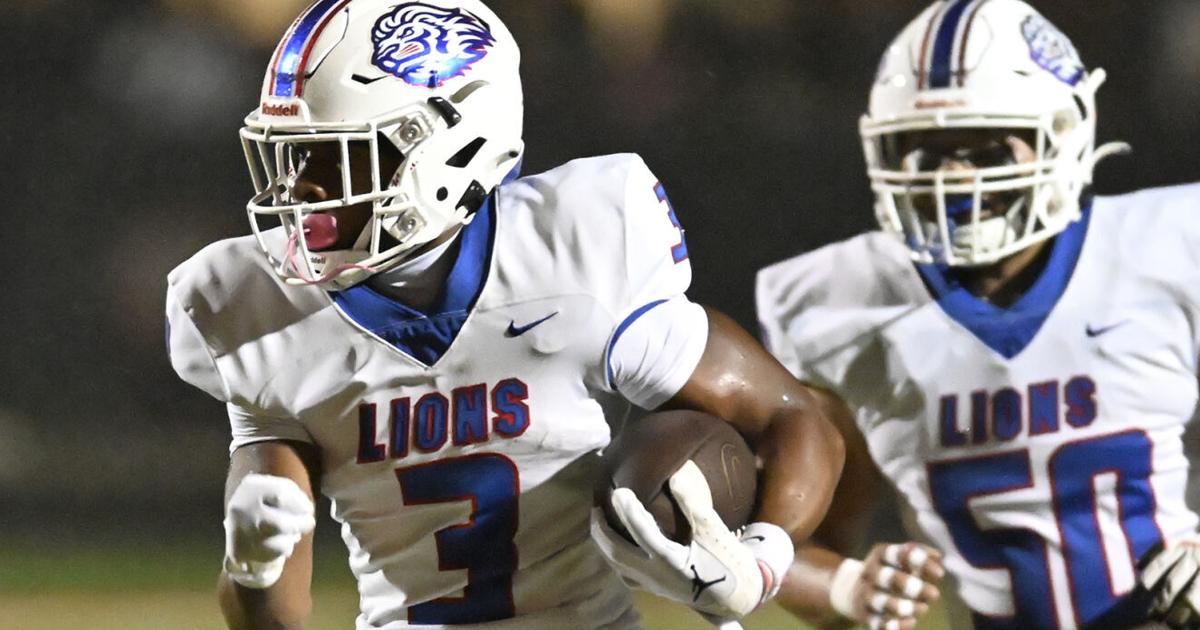 GDPsports's tweet photo. Big first half keys Peachtree Ridge's first win over North Gwinnett since 2016 @ptrfootball #GwinnettFB https://t.co/mVqNPgmyg1 https://t.co/iPe6iLlOsy