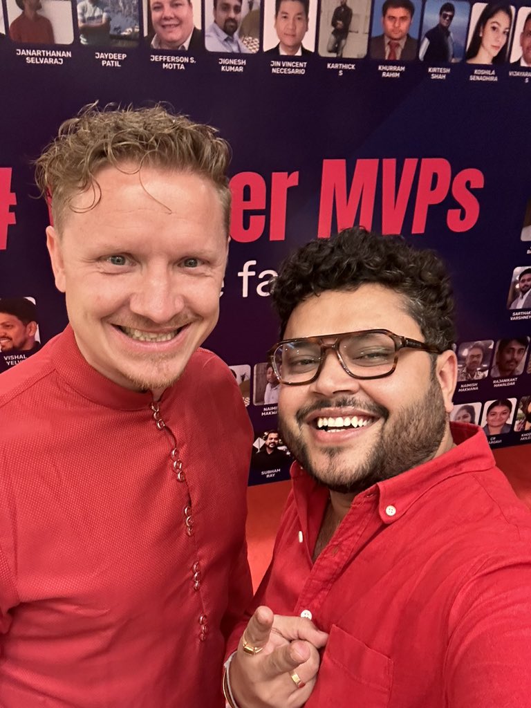 thinkaboutnitin's tweet image. And here is our Annual selfie 🤳 @noopman at #CSharpCon23