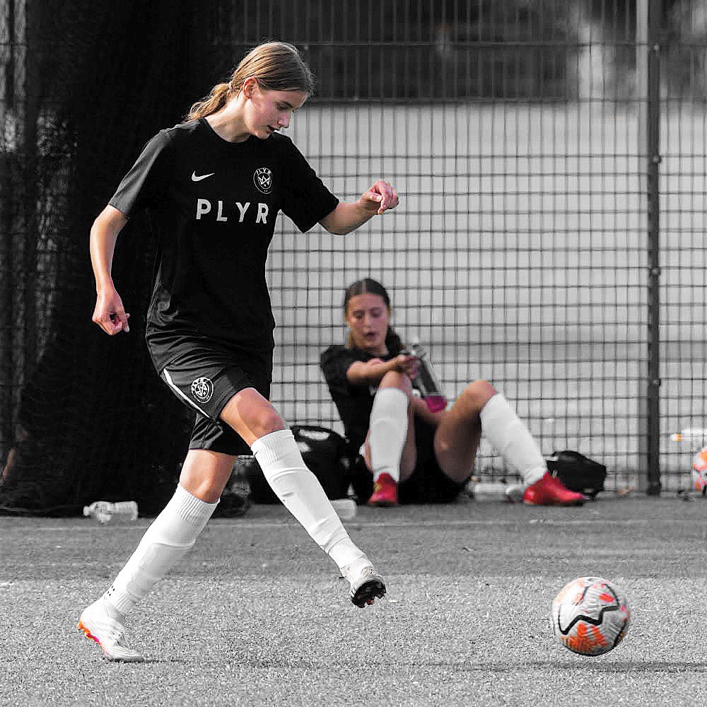 Take the ball. Pass the ball. 🤙🏽⚫️⚪️  <a href="/JPL_WARRIORS/">JPL Warriors 🛡️</a> <a href="/ThisGirlCanUK/">This Girl Can</a>