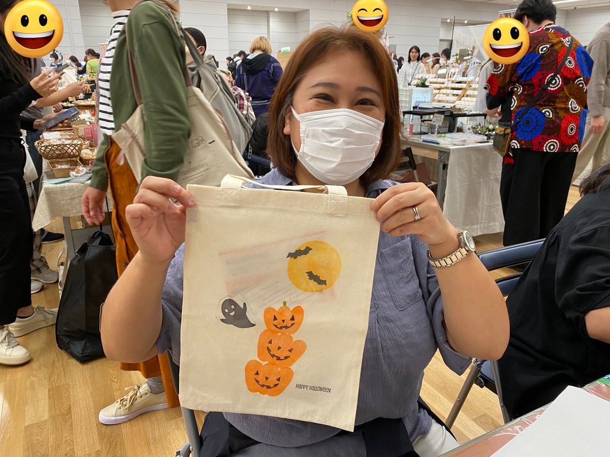 alivehiyoko's tweet photo. ワークショップもたくさん楽しんでいただいています😆🧡
#KAKOTOKO
#TOKYOスタンプフェスタ
#TOKYOスタンプフェスタ2023
#Z04
#TOKYOハンドメイド祭
#スタンプ https://t.co/4gwVOusPtH
