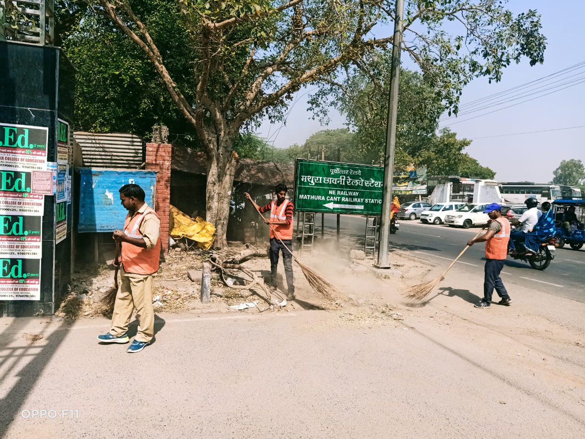 cbmathura's tweet photo. Cleaning drive at Auto Stand and Public Places
@pddecc
#SpecialCampaign3  
#GarbageFreeIndia
#SwachhBharat https://t.co/M31XYqBFQI