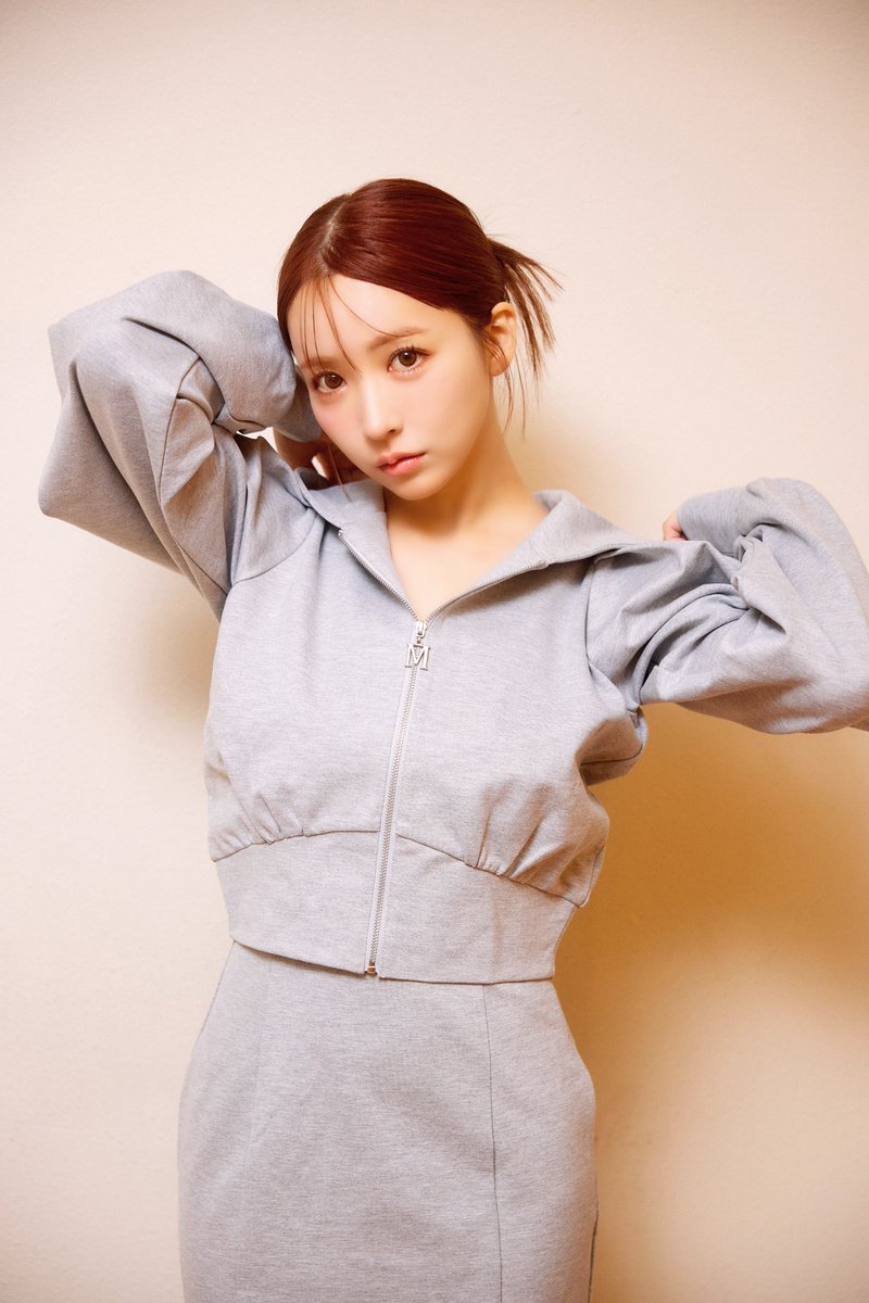 展示会で大人気だった、
スウェットワンピとジップパーカーの
セットアップも明日発売です🖤

楽ちん可愛い👶🏻 https://t.co/XmNMs89NqX
