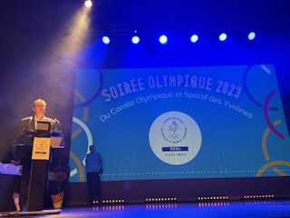 LaurentMazaury's tweet photo. Tres honoré d'avoir prononcé,hier,aux côtés de notre #Maire @JMFourgous le discours d'ouverture de la 18ème soirée #Olympique 2023 du #CDOS78 @FranceOlympique au @Le_Prisme78 dans notre @VilleElancourt à @sqy : #sport #paix #fraternité #humanisme #respect ->vivement les #JOP https://t.co/UGMYE7tbxa