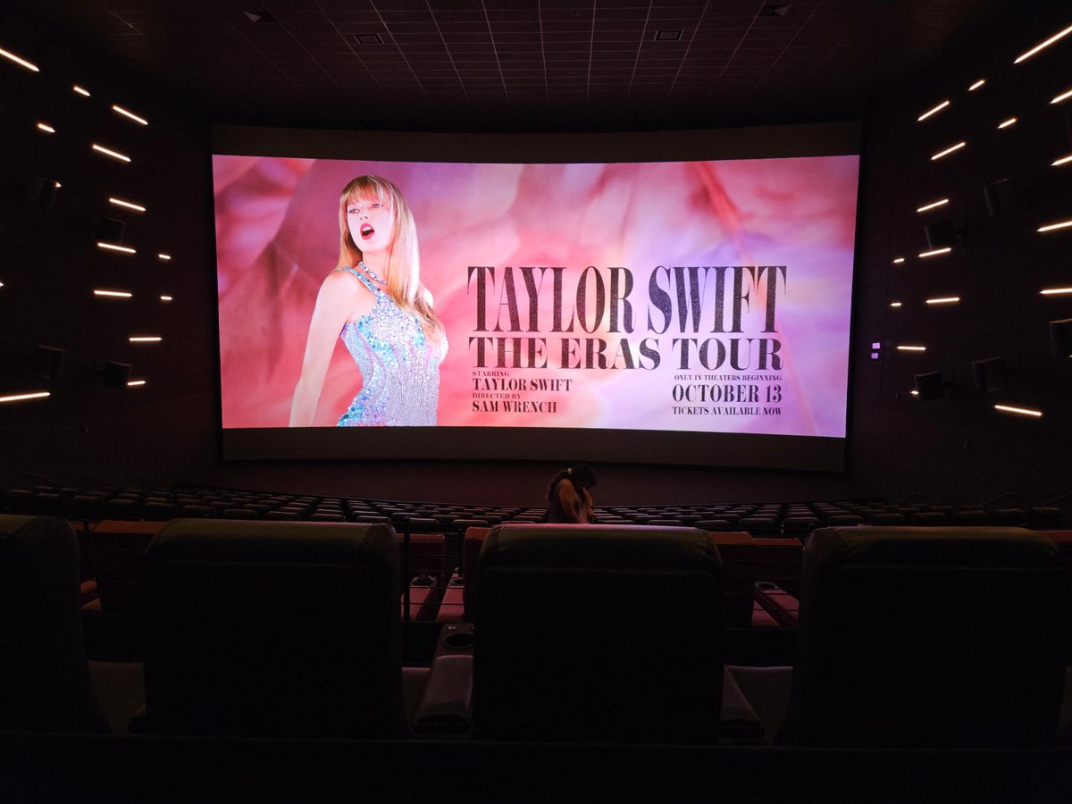 leximonique_98's tweet photo. Had so much fun yesterday dressing up and watching the Eras Tour movie! Met so many kind swifties! Love all the friendship bracelet exchanges! 🫶🏽 @taylornation13 @Cinemark @taylorswift13 https://t.co/WUInEfnSPD