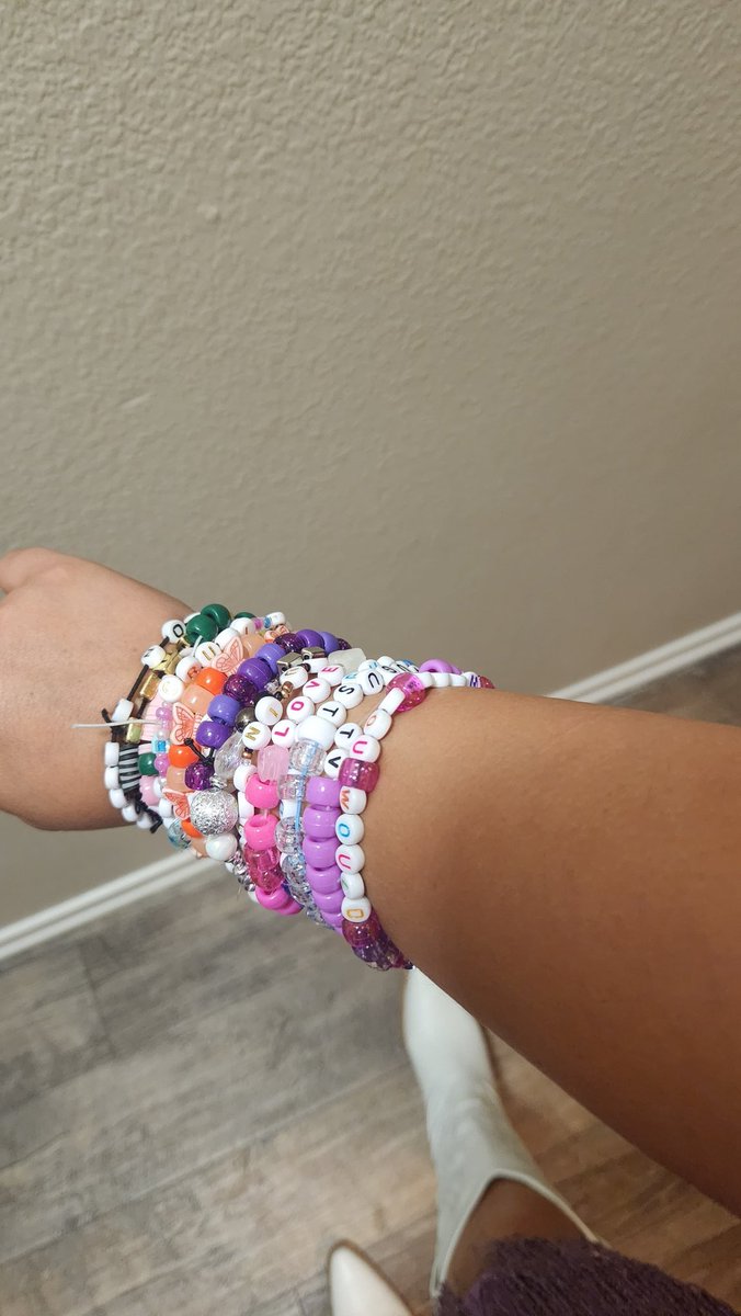 leximonique_98's tweet photo. Had so much fun yesterday dressing up and watching the Eras Tour movie! Met so many kind swifties! Love all the friendship bracelet exchanges! 🫶🏽 @taylornation13 @Cinemark @taylorswift13 https://t.co/WUInEfnSPD