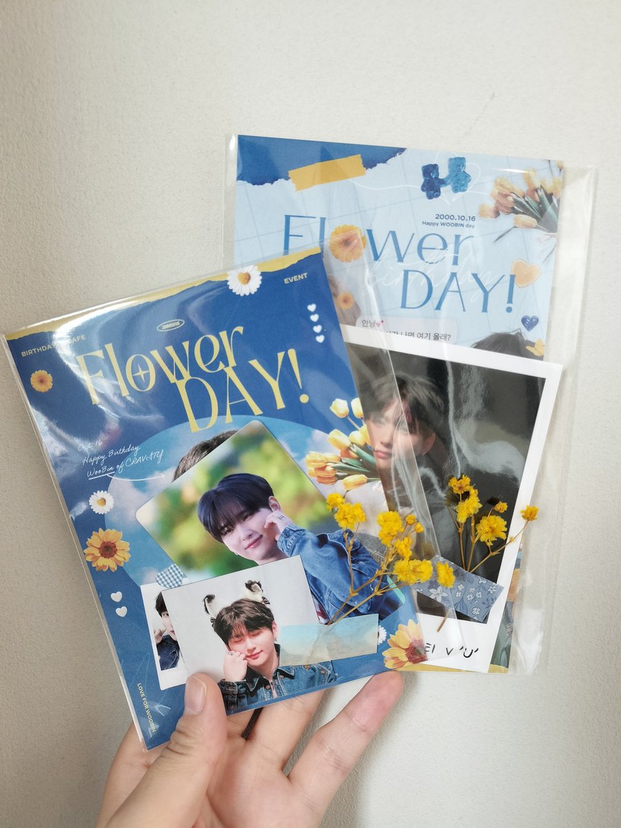 _nakimanju_'s tweet photo. 特典たちはお花付き🌼かわいい🫶🫶
マカロン🐻クリームおいしい☺️☺️
#붕방_곰아지의_생일파티
#Flower_DAY
#넌_내게_지지_않을_sunflower_우빈 https://t.co/4ZNAQdjwbe