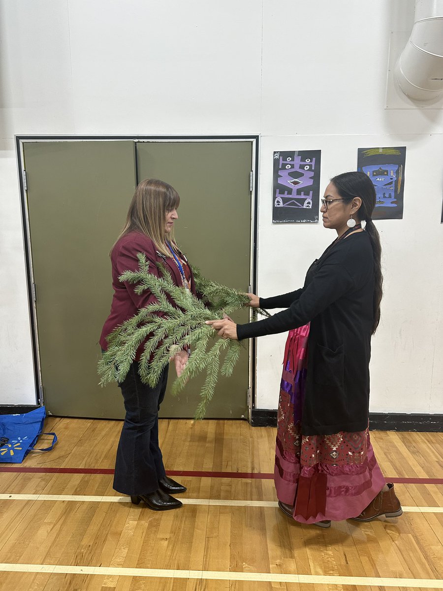 FraserCrew's tweet photo. It was a somber experience at the #BlanketExercise , delving into the profound history & struggles of Indigenous communities in Canada. Let's continue to educate ourselves, support Indigenous voices, & work towards a more inclusive & just society. 🌱🤝 #sd58 #sd23ed #sd23learns https://t.co/QA7zredV3v