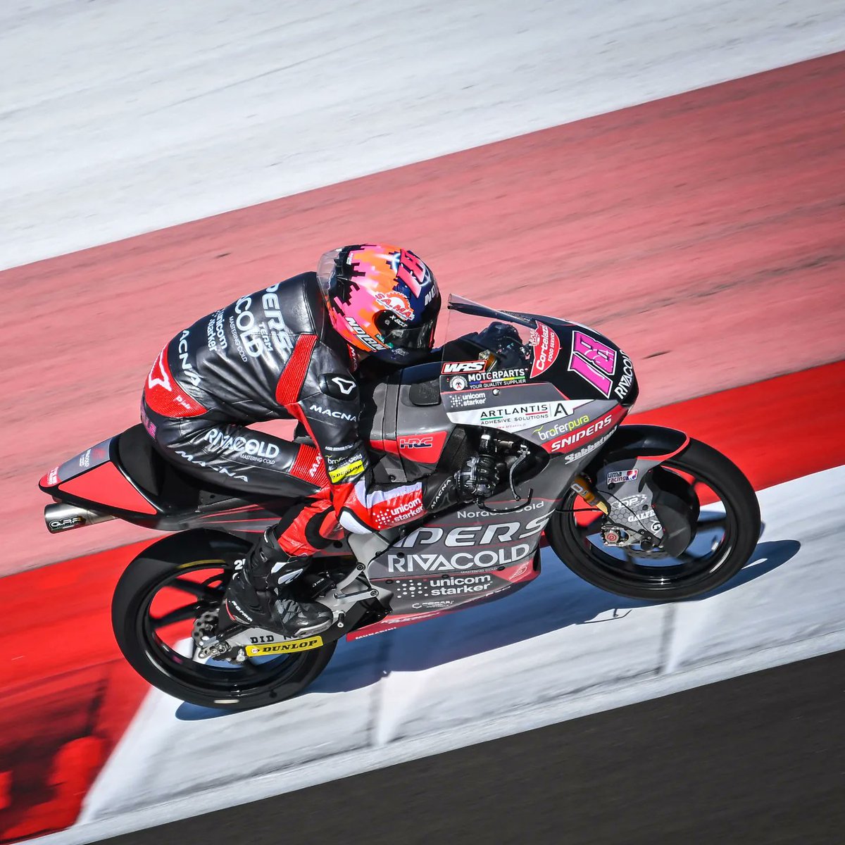 SnipersRacing's tweet photo. Qualifiche 🏁💪#IndonesianGP 🇮🇩
P8 #matteobertelle terza fila per lui domani!!
.
P23 #nicolacarraro gara in rimonta per lui
#snipersteam #teamsnipers #moto3 #motogp #IndonesianGP https://t.co/3n7HBpYBnw