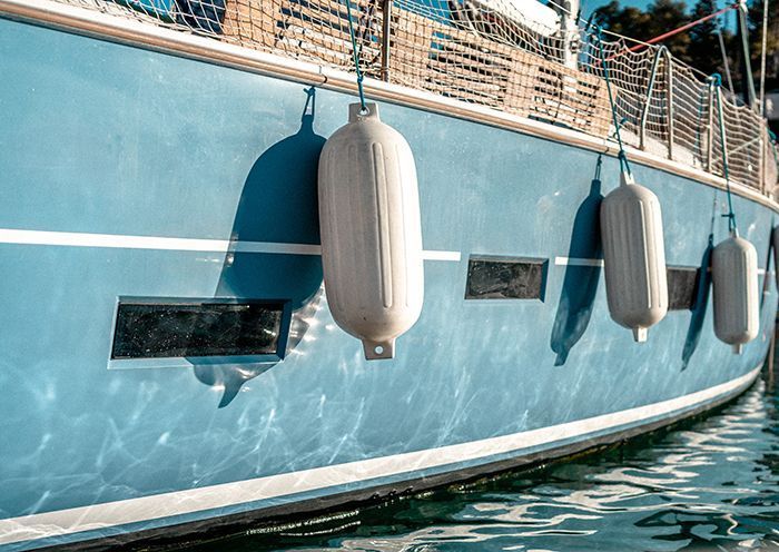 Whitby__News's tweet photo. 'NO IFS, NO BUTS, NO EXCUSES...'
Livid harbour master reiterates policy - synchronised fender drops are mandatory for all visiting vessels #WhitbyHarbour #WhitbyMarina #NorthYorkshireCoast #Whitby #News https://t.co/ZImVnNFzor