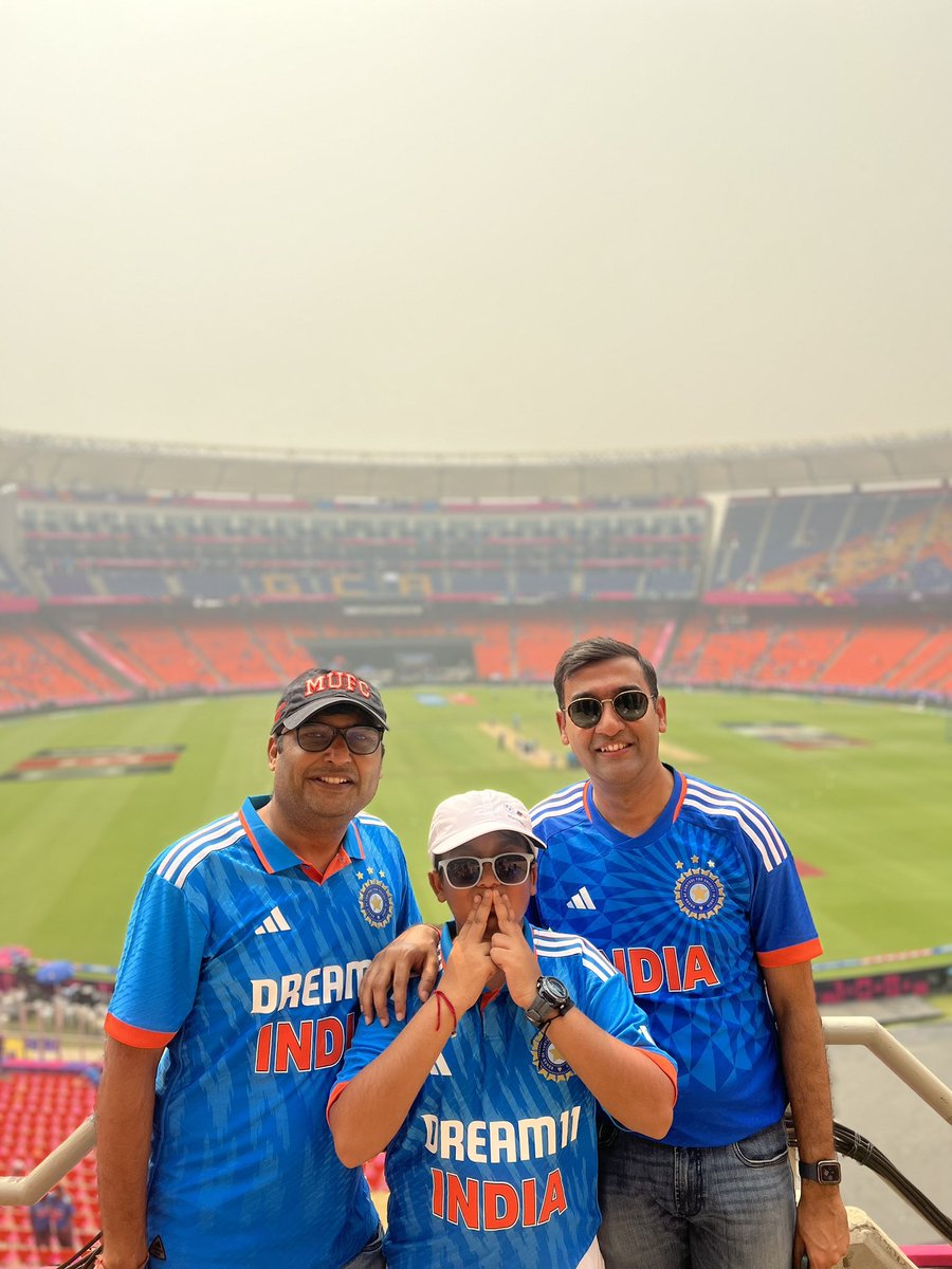 pallav42's tweet photo. I can literally count people who are not wearing a Bharat Jersey..!! #bleedingblues https://t.co/HcHIH9nDen