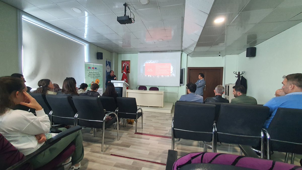 digitalchangeon's tweet photo. Programimiza basliyoruz,
Proje ciktilarimizin sunumlari devam ediyor
O2 Proje Ciktilarimiz - 3B sanal gerceklik Ciktilarinin tanitimi ve Cozum Önerileri
Tokat Il Mem - Mustafa Akyuz, Kemal Özlu
@digitalchangeon
#digitalchangeon
@ulusalajans
#ErasmusDays
@tokatzhmtal https://t.co/N28CypScvV