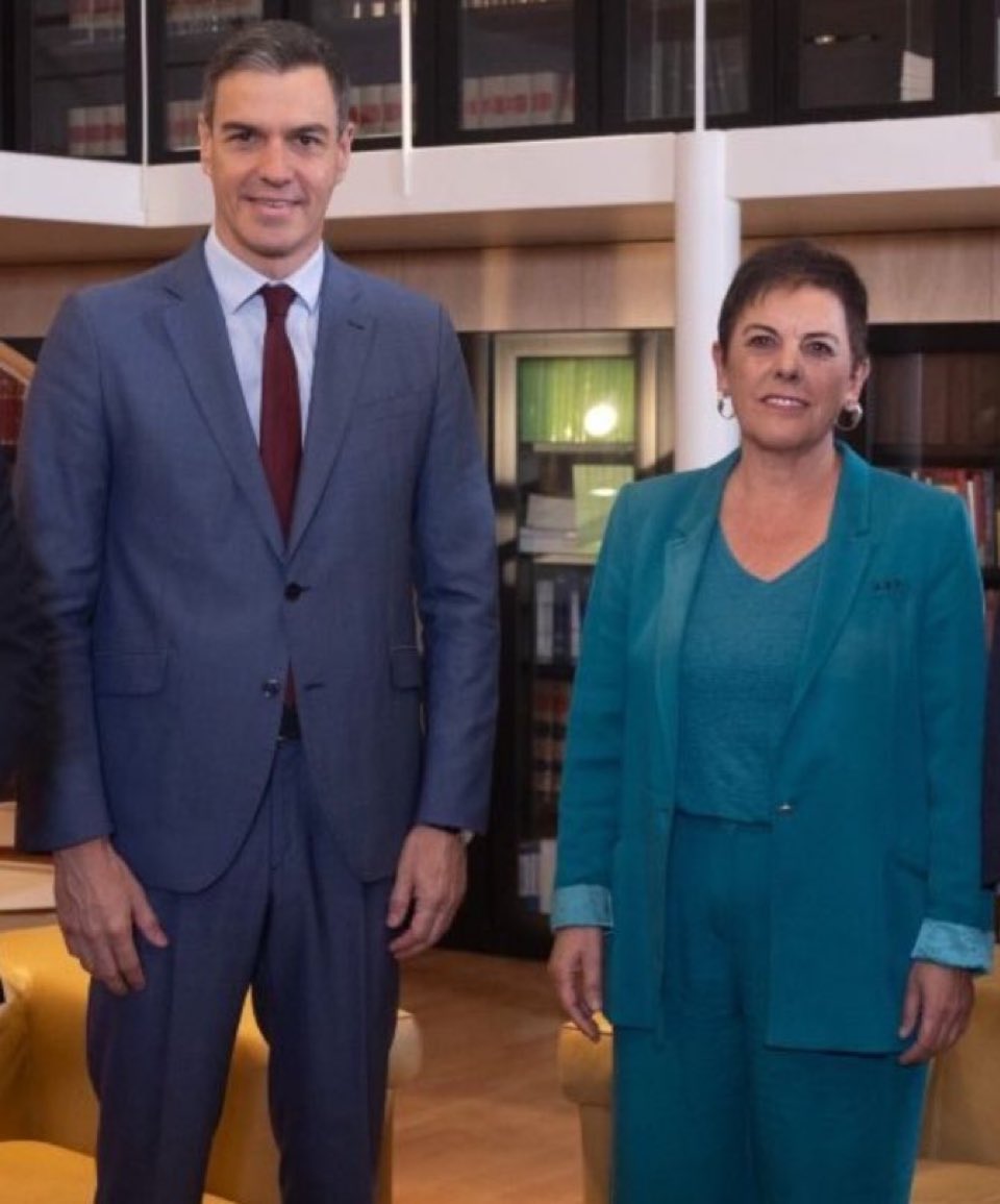 hermanntertsch's tweet photo. Es difícil saber quién de los dos es el de Hamas. https://t.co/znw26NOkBG