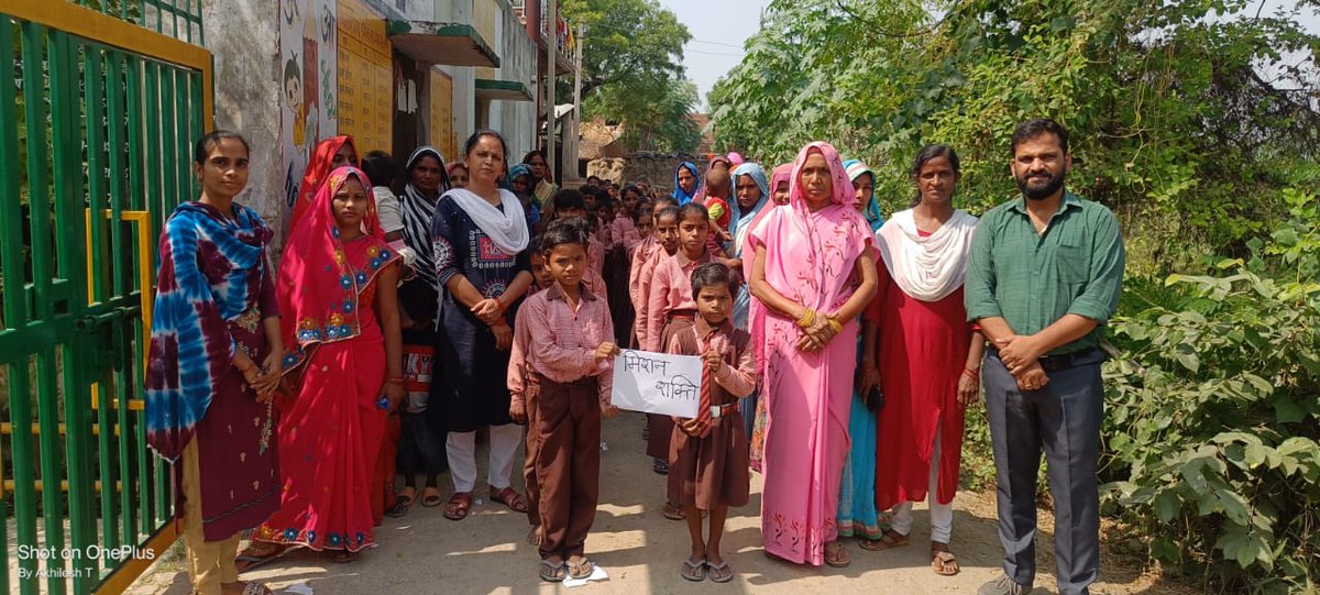 CharuSGarg's tweet image. Mission Shakti 
#Rally #Postermaking @PSKAIMAI @DEWABARABANKI
#MissionShaktiUP
@basicshiksha_up @bharat_nipun @R_ShivamP @AkhileshTi2410