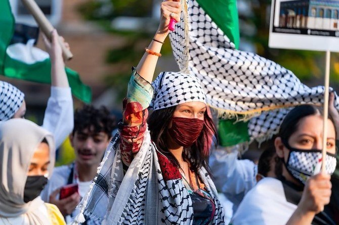 Zeinaab_Mk's tweet photo. People all around the world stand with Palestine🇵🇸 , but cowardly governments are silent.

They are the reason for our world's misery.

#Gazagenocide https://t.co/SVzSketT1o