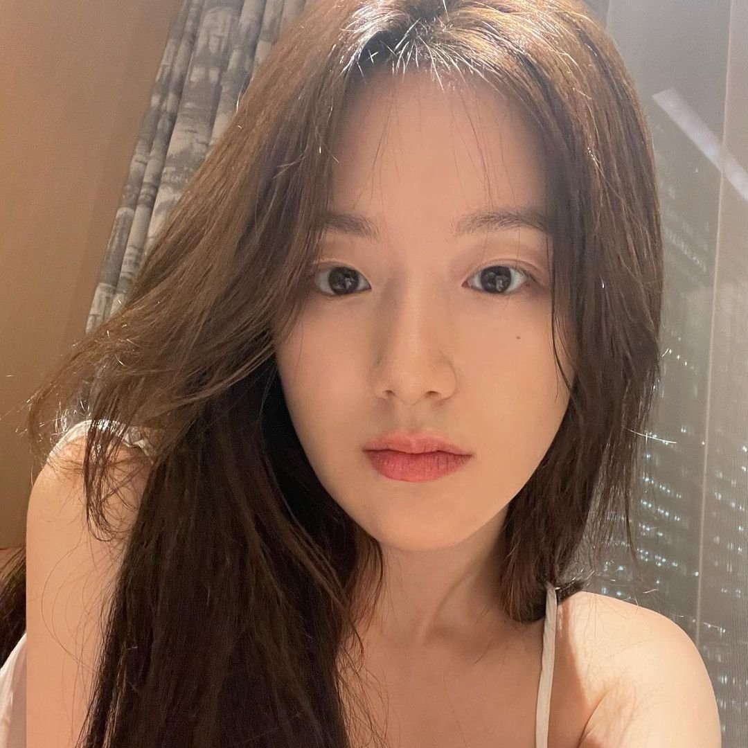 RJSHLOOK's tweet image. selca 🤳