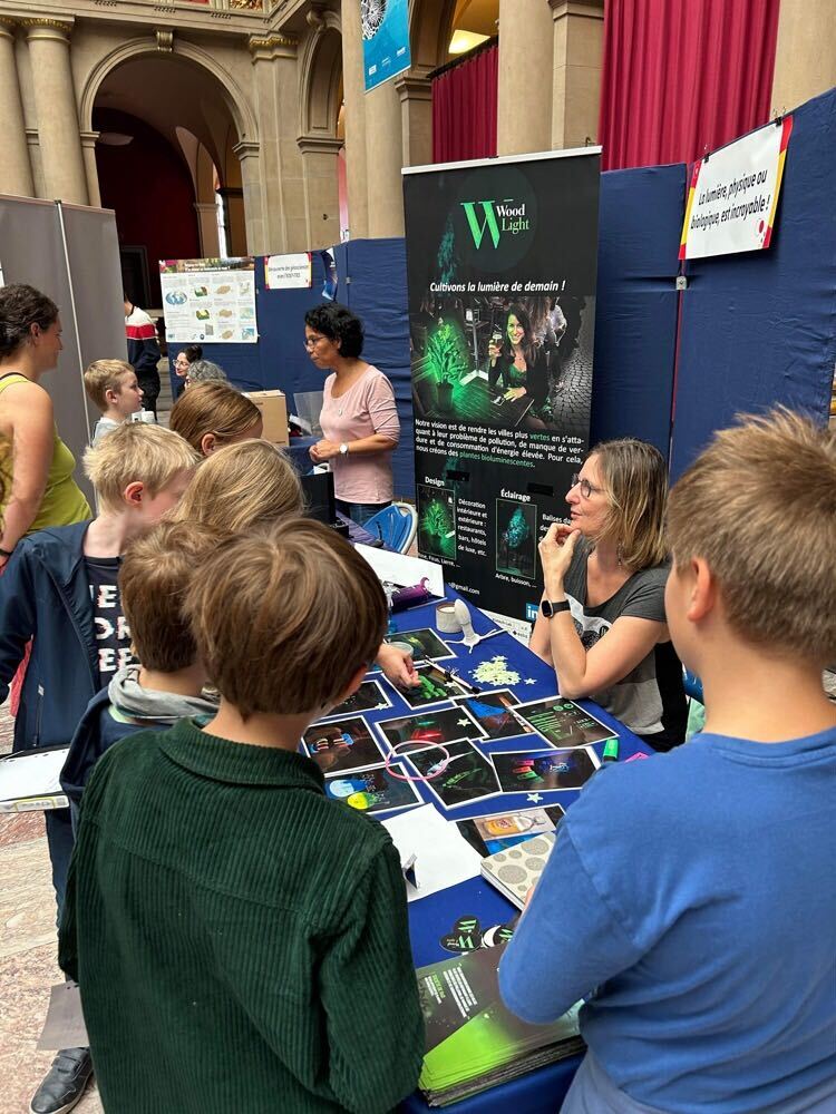 SasWoodlight's tweet photo. Ce weekend, nous sommes à la Fête de la Science à Strasbourg ! 🤩

Nous présentons « la lumière physique ou biologique est incroyable » 🎇 à toutes celles et ceux qui veulent en savoir plus !

@CNRS
@fetescience
#photonique #lumière #science #fetescience https://t.co/leSmwEVlMe