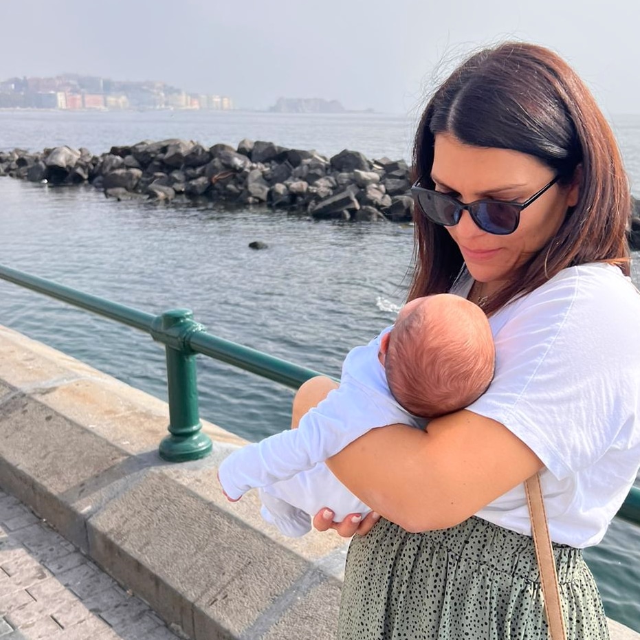 Le foto che scatta papà 💙
Un giorno ti racconterò di quell'ultimo giorno di Settembre, del caldo che ancora faceva a Napoli, di quella sala parto che affacciava su Nisida, Baia, Procida e Ischia... di quanto fossi impaziente di conoscerti. 💙
15 giorni di patato💙