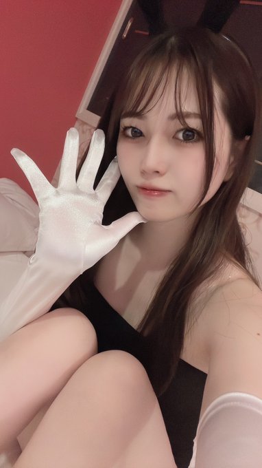 欲しい物リストから高級サテングローブのプレゼントを頂きました！  撮影済みですが手袋モノが続いているのでもうしばらくお待ち下さいませ🙏  「こういうアイテム使って動画撮って！」 という方はお教えいただければ欲しい物リストに追加いたしますので、ご協力よろしくお願いします！  by編集者