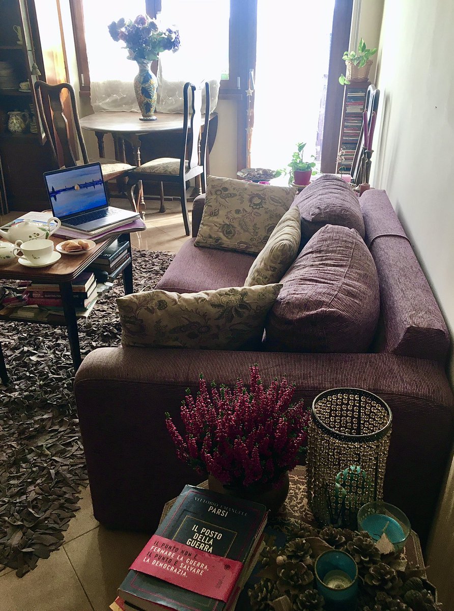 LexieVillanelle's tweet image. #SaturdayMorning #Weekend #ReadyToWork #SmartWorking #TeaAndMadeleines 💻🫖☕️🥧