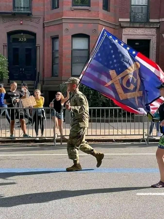Brother Doc Flipz finishing the Boston Marathon in style 🇺🇸
Credit : Grand Lodge of North Carolina