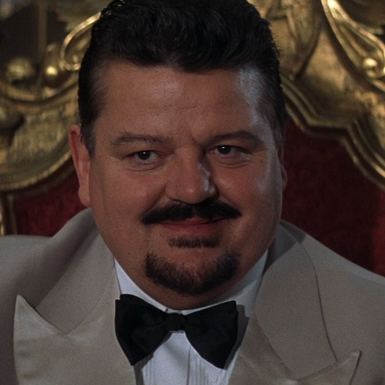 We sadly lost Robbie Coltrane on this day in 2022. He played one of my favourite #JamesBond allies - Valentin Zukovsky ❤️

'He wants ME to do HIM a favour!'

#TellHimDimitri 
#BondJamesBond 
#RobbieColtrane
