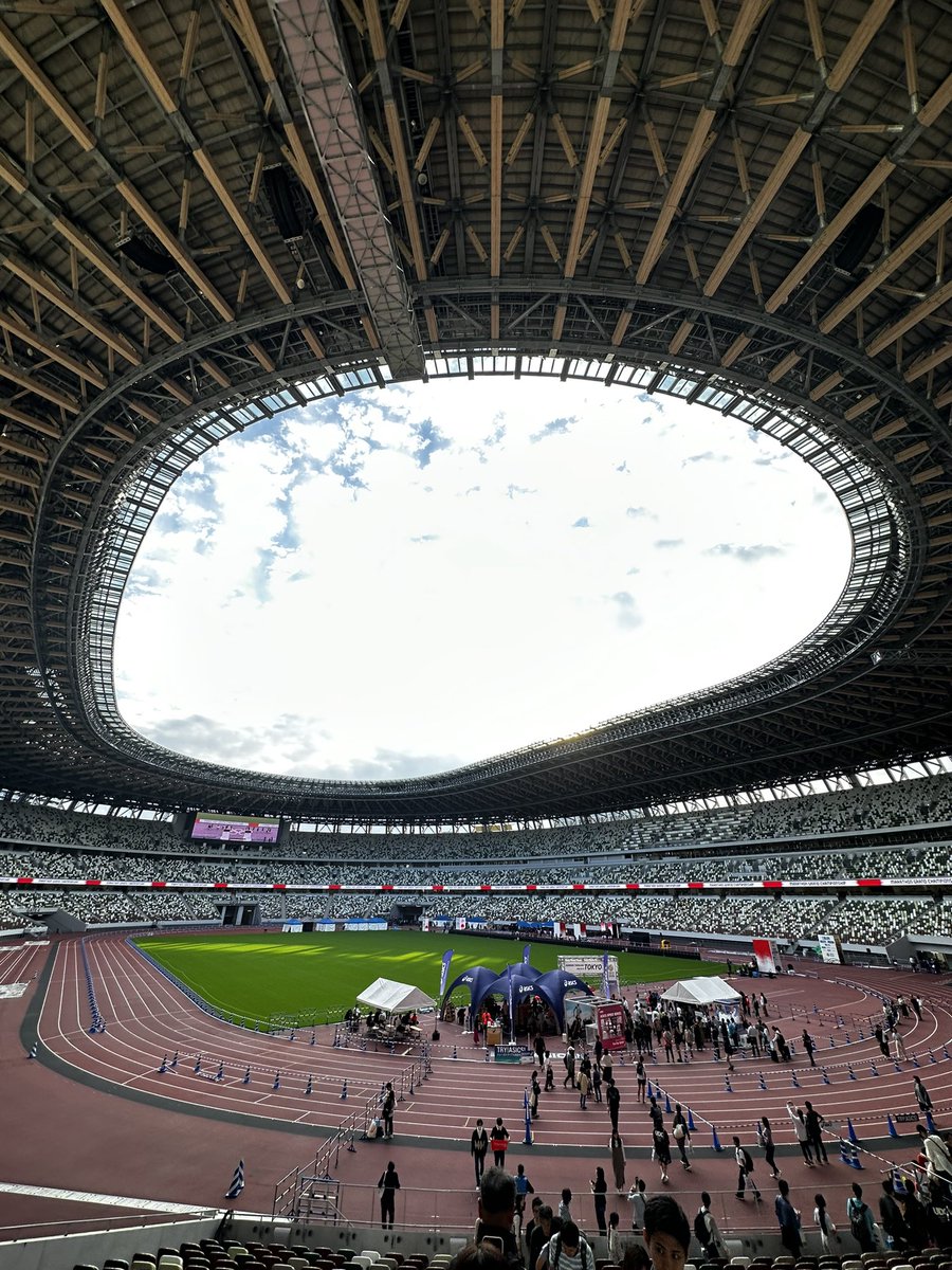 38uw8's tweet photo. 明日はレガシー！
久々のレース頑張ります(*^^*)
また雨だけどwwwwww https://t.co/KHYlXbvycs