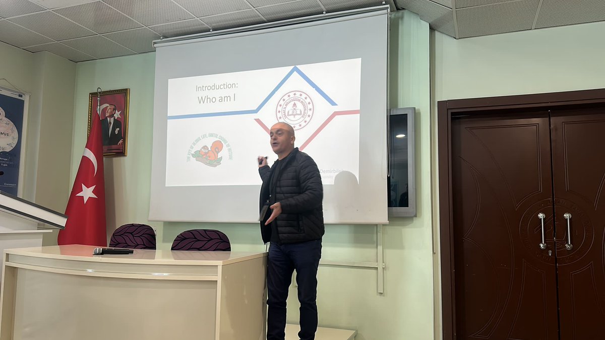 digitalchangeon's tweet photo. 3B oturumlarimiz devam ediyor
Prof. Dr. Muhammet Demirbilek
@digitalchangeon
#digitalchangeon
@ulusalajans
#ErasmusDays https://t.co/cH2nhPL8Ro