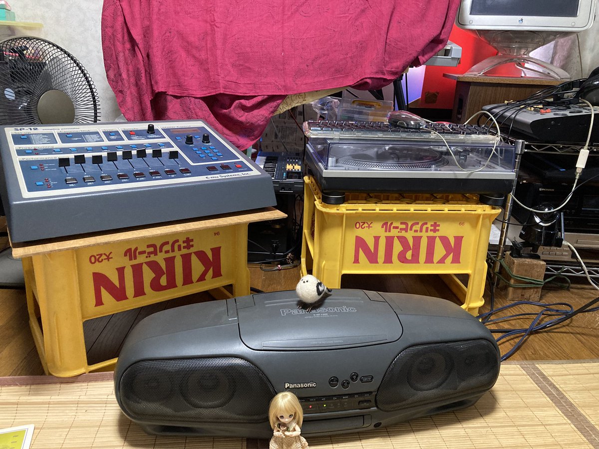 kuronekoCirno's tweet image. ちょいと出かけるが
猫テロ🤮😼が心配なので
覆っておこう😺

#sampler
#emusystems
#emusp12
#12bit
#ラジカセ

#ニャンコ
#ソマリ

#あまむす