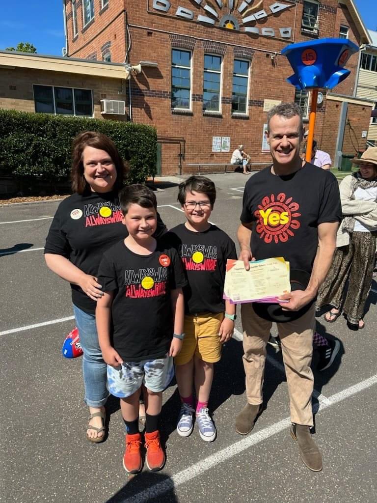 Dr Catherine Chojenta (@cathchoje) on Twitter photo Ran in to <a href="/crakanthorp/">Tim Crakanthorp</a> today as we lined up to vote yes. The 9 year olds wish they could vote too. Ran in to <a href="/crakanthorp/">Tim Crakanthorp</a> today as we lined up to vote yes. The 9 year olds wish they could vote too.