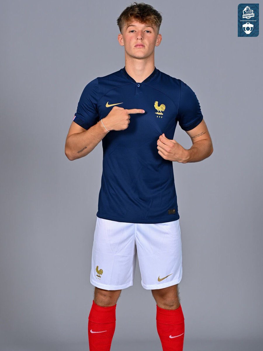 En difficulté avec son club de l’Olympique Lyonnais, Johann Lepenant à été élu homme du match avec les Espoirs face à la Bosnie, par l’Equipe hier. 🇫🇷  

Alors qu’il n’était pas prévu dans la première liste de Thierry Henry, le milieu de terrain continue de faire forte impression