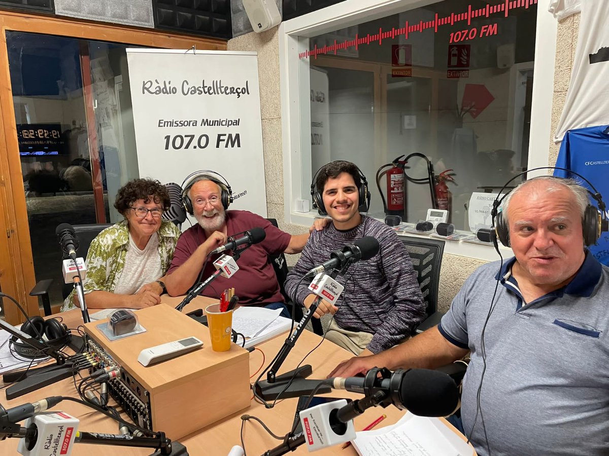 😅🖐️ enllaç al podcast del programa <a href="/SeguimElFil/">Seguim el Fil</a>  alacarta.radiocastelltersol.com/programs/progr… minut 10:40 amb les interessants aportacions d'entitats i persones implicades al cicle #cinema #social COM OCELLS SENSE ALES