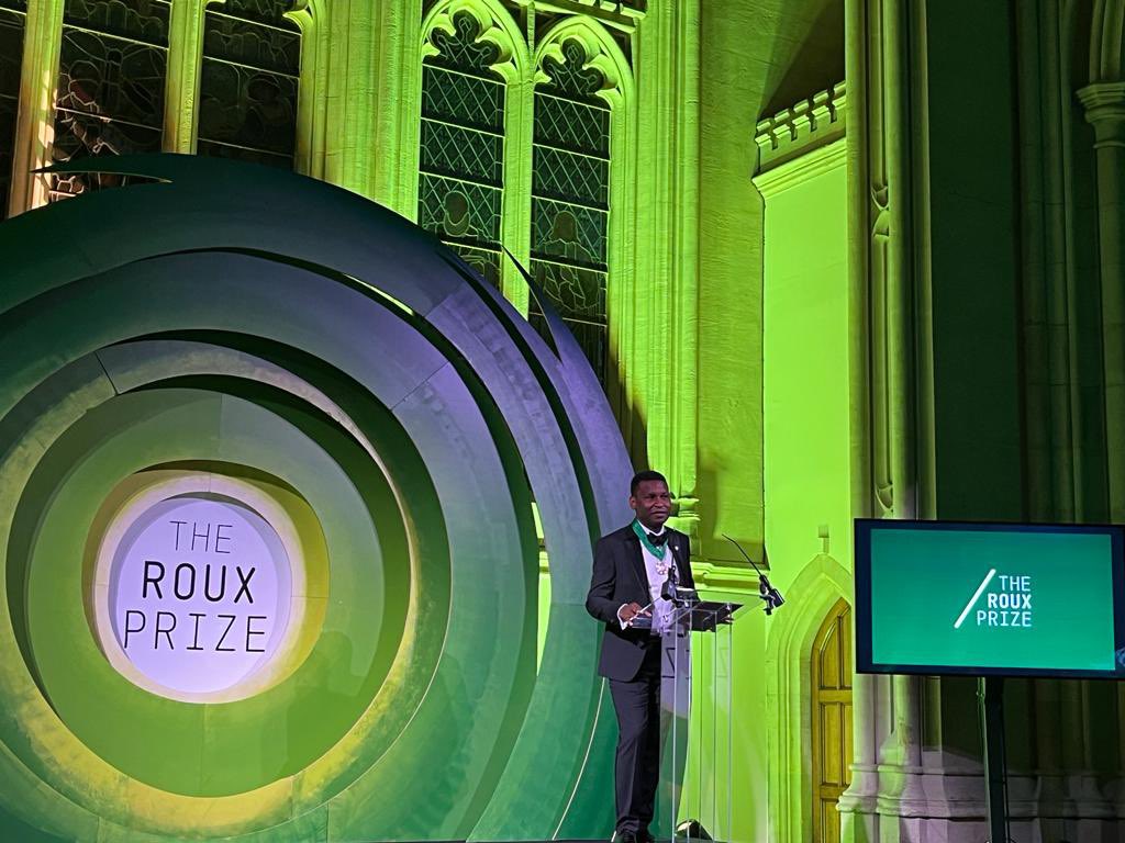 Chikwe_I's tweet photo. So proud to be in the room, as my dear brother and colleague @ProfIAbubakar received the 2023 Roux Prize 

I’ve always been inspired by Ibrahim, not just for his impact in global health, but the dedication, commitment and humility with which he does all of this. Truly deserving https://t.co/cnaLUbXkIC