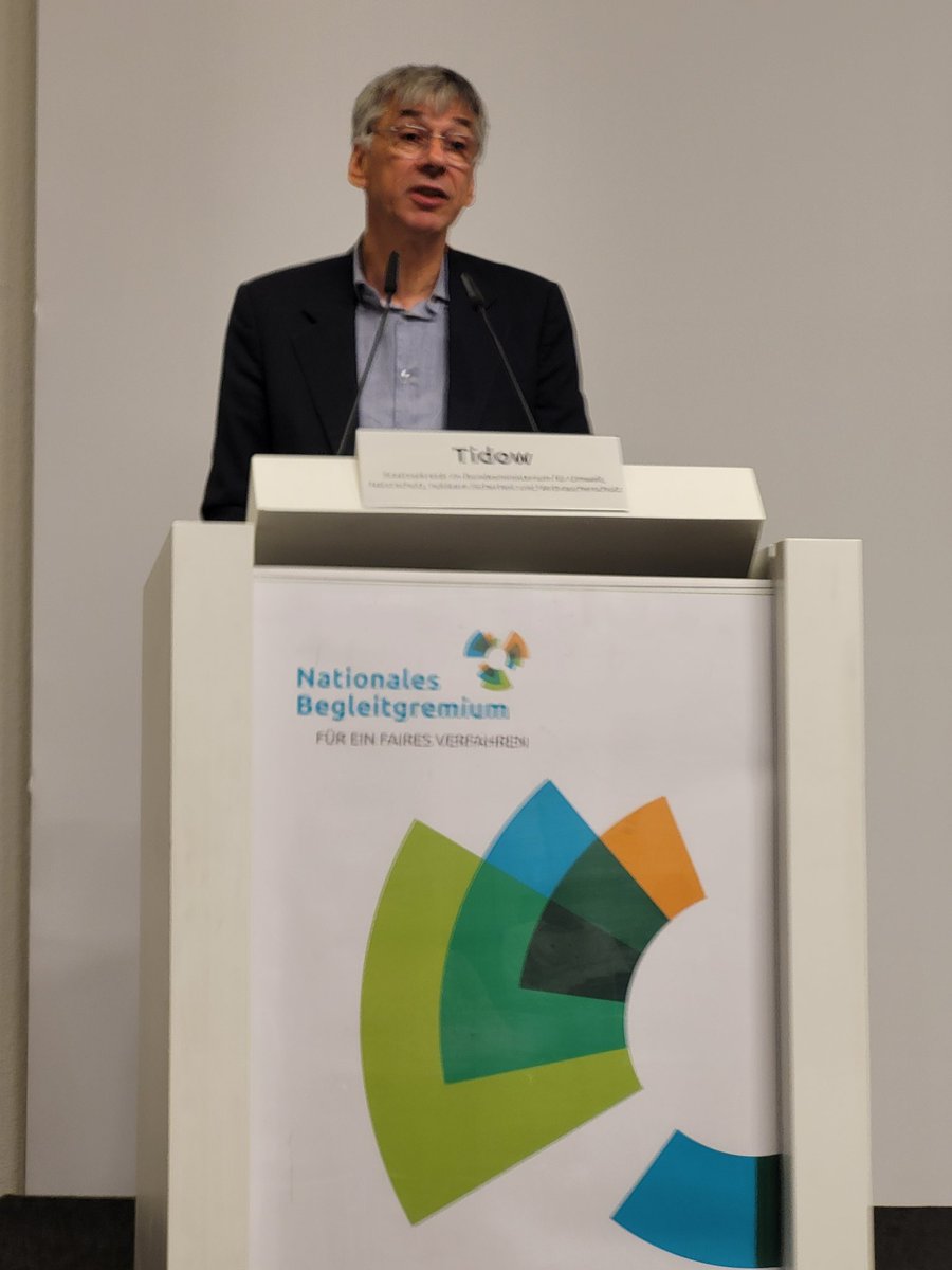 MarionDurst's tweet photo. Eine Einführung in unsere Veranstaltung "Endlagersuche dauert länger" gibt Staatssekretär Tidow
https://t.co/E3MyyMlrYJ…
#Endlager #Atommüll #NBG https://t.co/6IM9Y55ApR