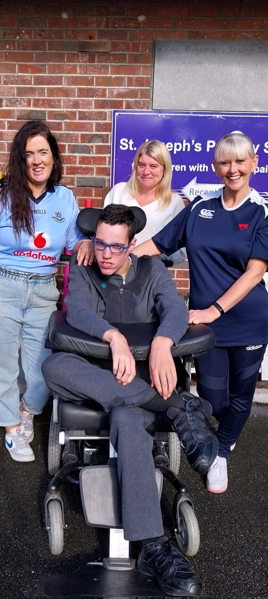 Danielsvoyage28's tweet image. My wonderful Sna&apos;s that look after me everyday in school helping me reach my goals. This is why I&apos;m fundraising for my school St Joseph&apos;s for visually impaired so that they can have the equipment to help us. 
idonate.ie/dan1
@allirelandref
@dublinmarathon