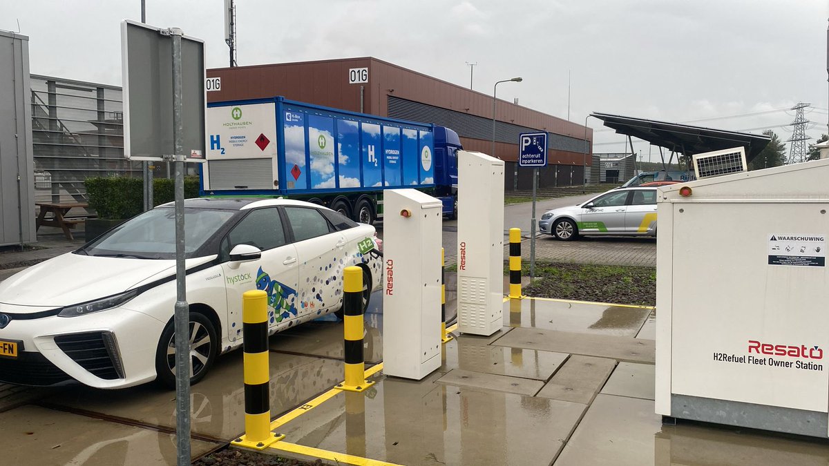 Carl, Holthausen tweet media